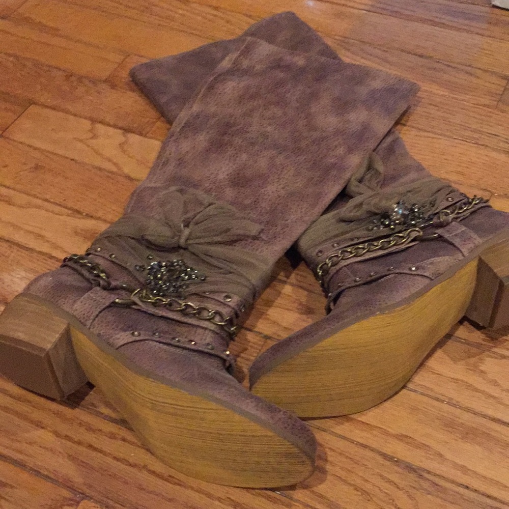Stunning Over-the-calf “Not Rated” Sz:9 NWOT
